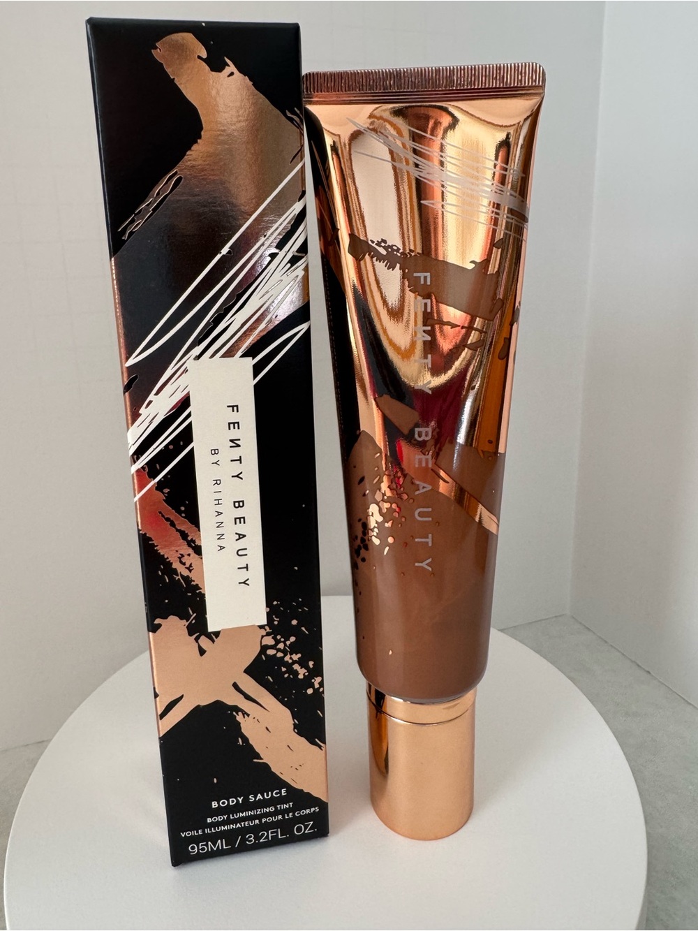 Fenty Beauty by Rihanna - BODY SAUCE BODY LUMINIZING TINT